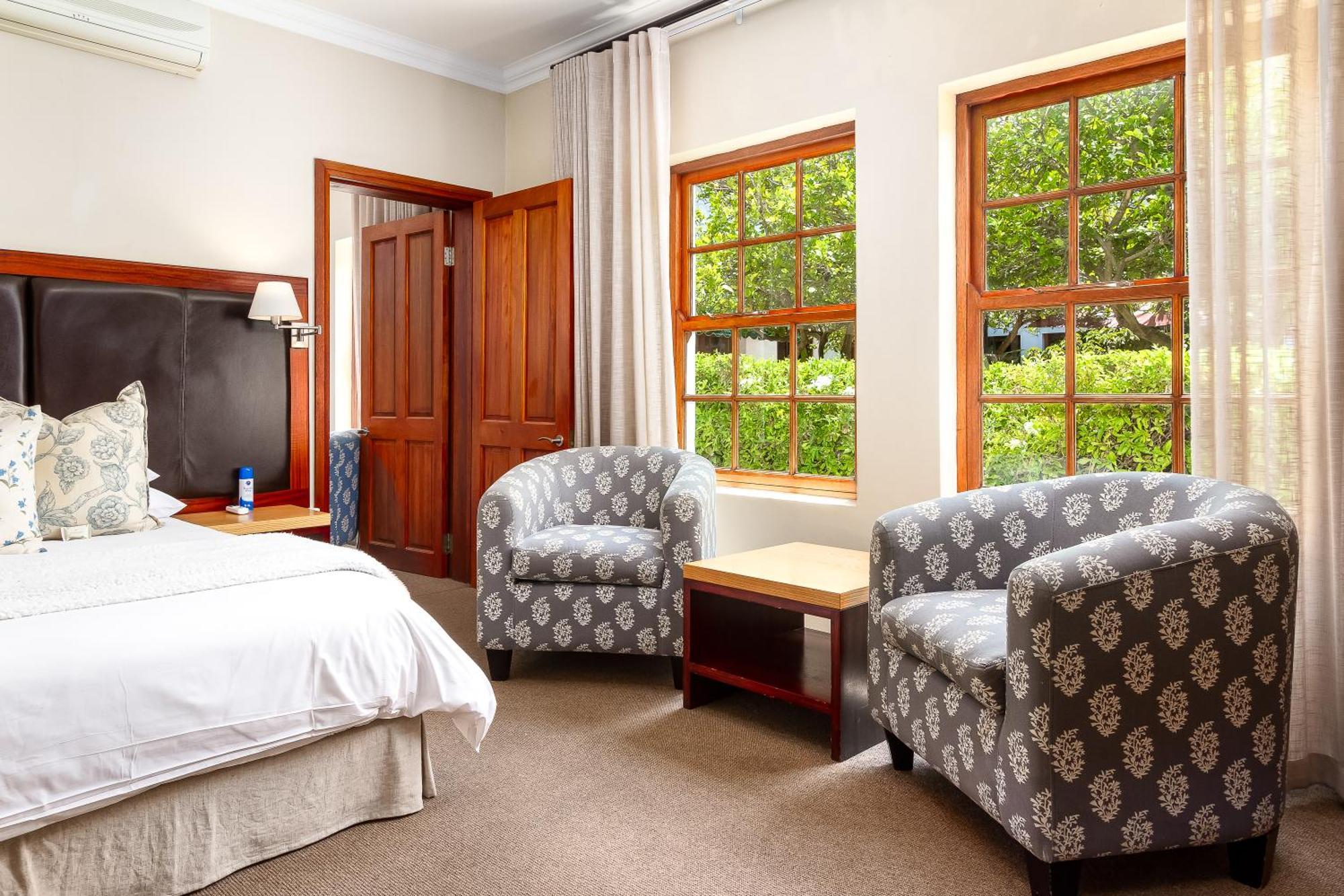 Noordhoek Village Hotel Bagian luar foto