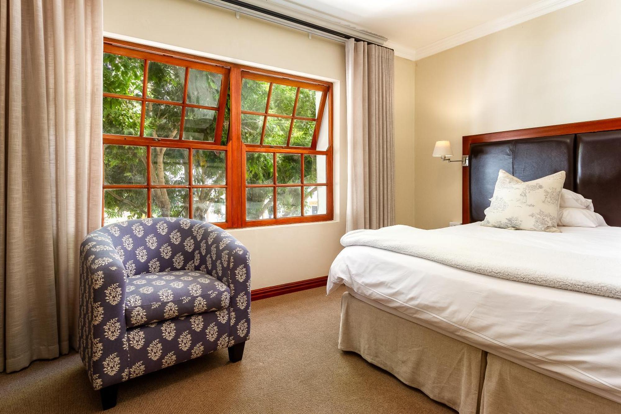 Noordhoek Village Hotel Bagian luar foto